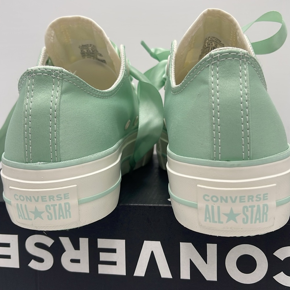 Converse WMNS CTAS LIFT OX
STICKY ALOE/EGRET/EGRET A10300C Platforms Sneakers - Picture 13 of 16